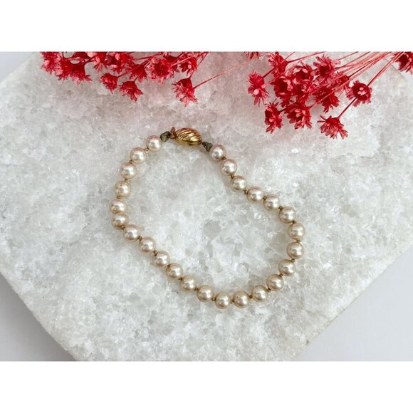 Vintage Rich Faux Pearl Avant Garde Stylish Marvella Gold T Bracelet - 7.5" - Picture 8 of 10